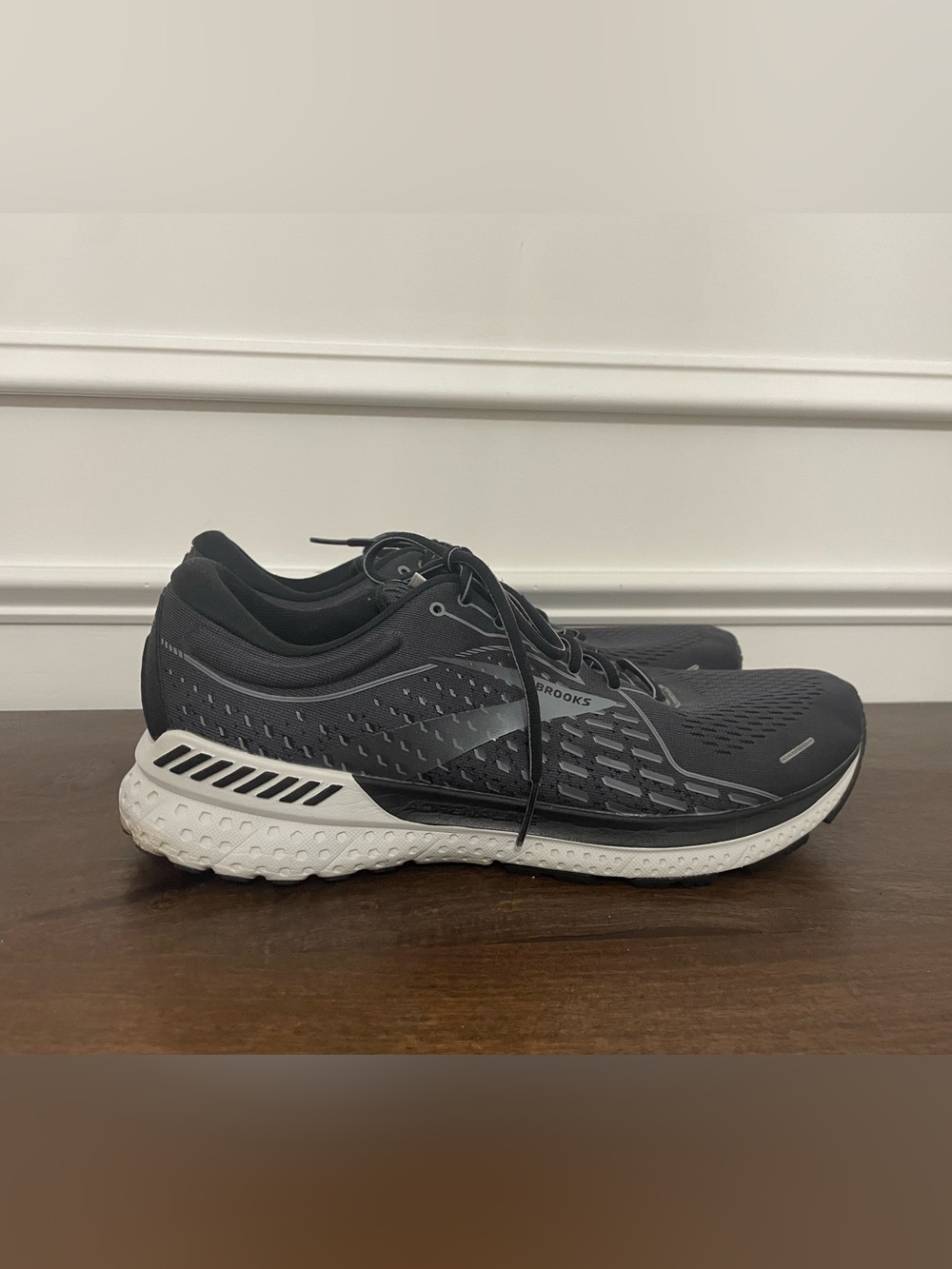Brooks Men’s Adrenaline GTS 21 Running Shoes